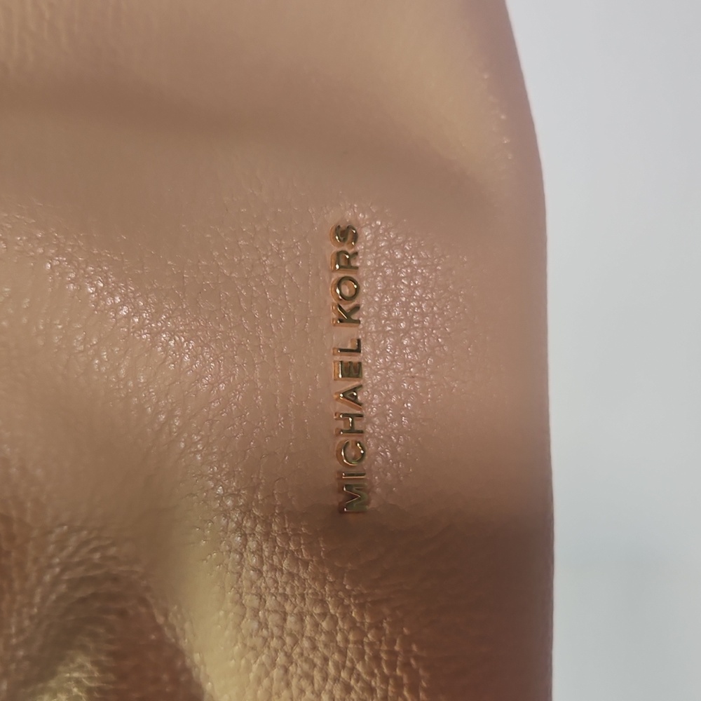 Michael Kors Tan Hobo Bag with Silver Hardware - Picture 4 of 9